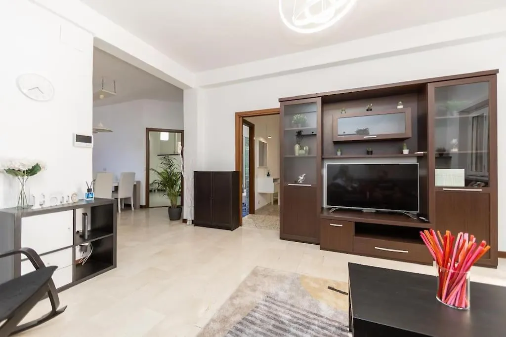 Trilocale Con Patio Esterno Lido di Ostia Apartment