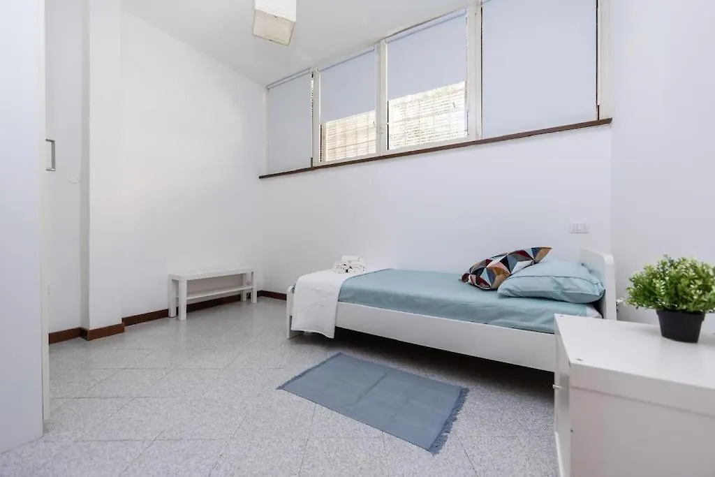Trilocale Con Patio Esterno Lido di Ostia Apartment