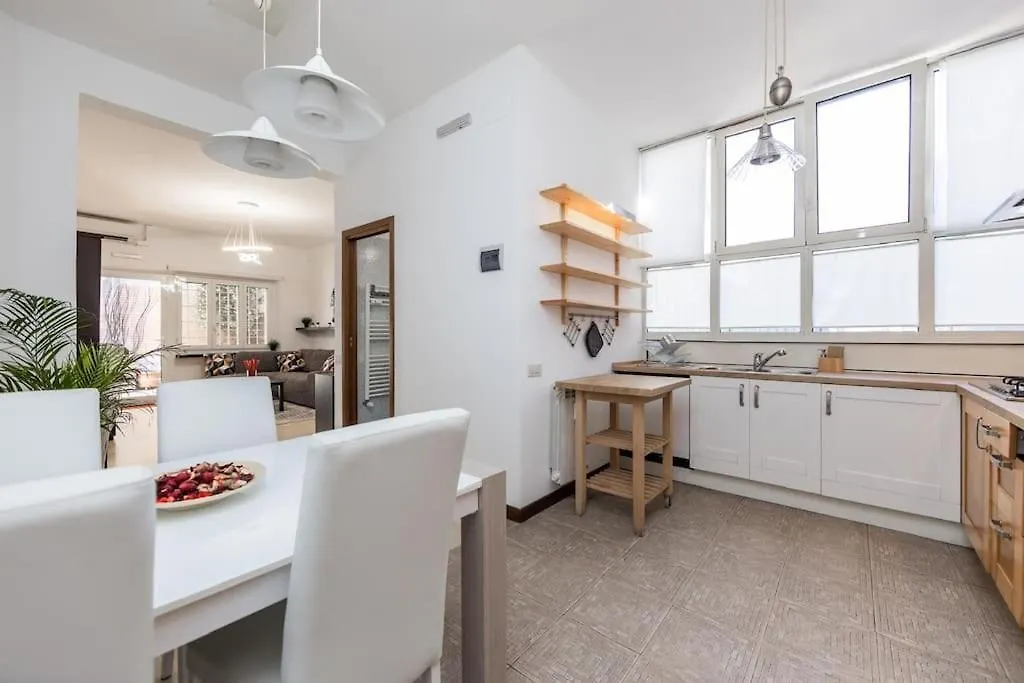 Trilocale Con Patio Esterno Lido di Ostia Apartment